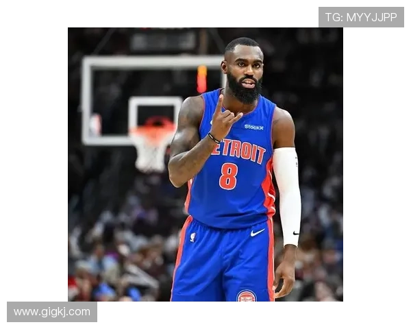 小哈达威首节表现出色三分球命中率高达75助力球队争夺胜利 小哈达威首节表现出色三分球命中率高达75助力球队争夺胜利